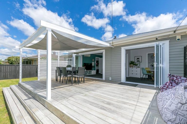 Photo of property in 15 Sandwich Road, St Andrews, Hamilton, 3200