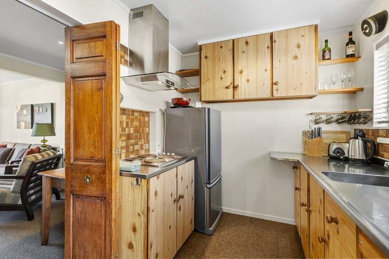 Photo of property in 44b Roxburgh Street, Mount Victoria, Wellington, 6011