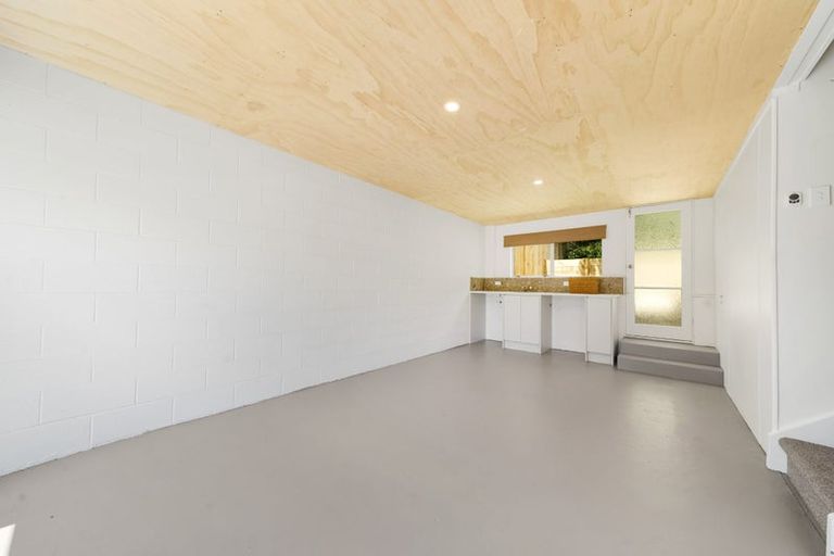 Photo of property in 2/22 Sandiacre Way, Browns Bay, Auckland, 0630