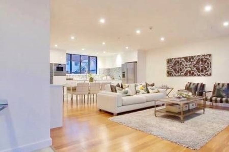 Photo of property in 52 Omahu Road, Greenlane, Auckland, 1051