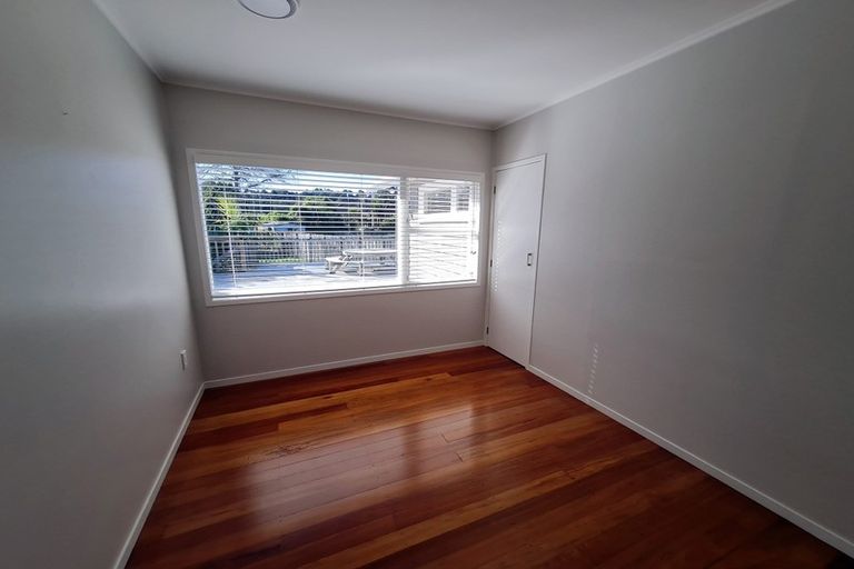 Photo of property in 669 Swanson Road, Swanson, Auckland, 0612