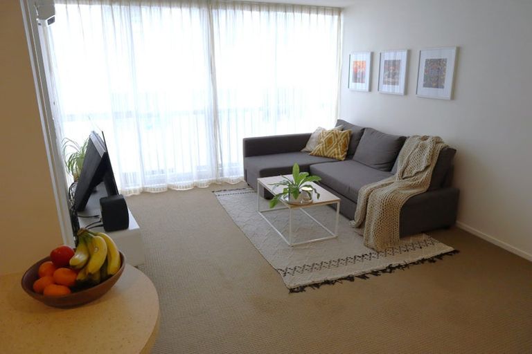 Photo of property in Terrace Heights Apartments, 2/163p The Terrace, Wellington Central, Wellington, 6011