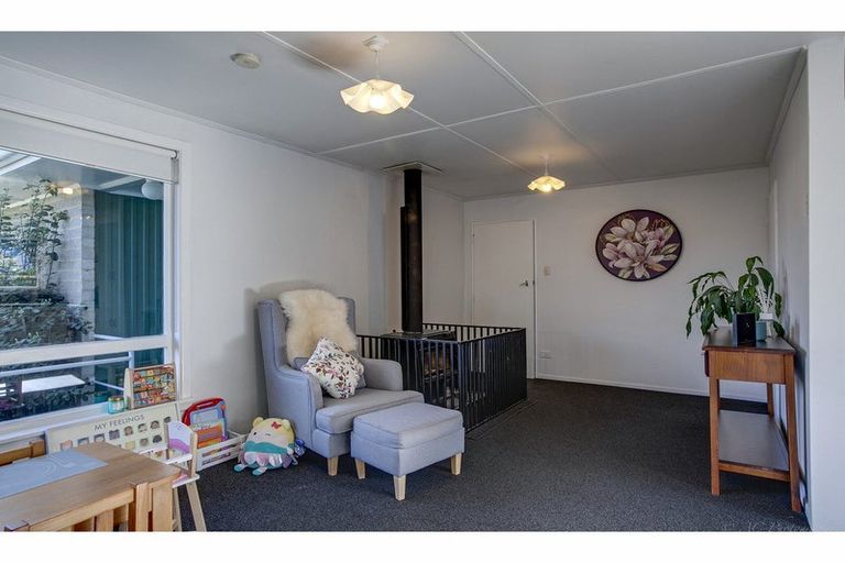 Photo of property in 16 Clyde Carr Crescent, Waimataitai, Timaru, 7910