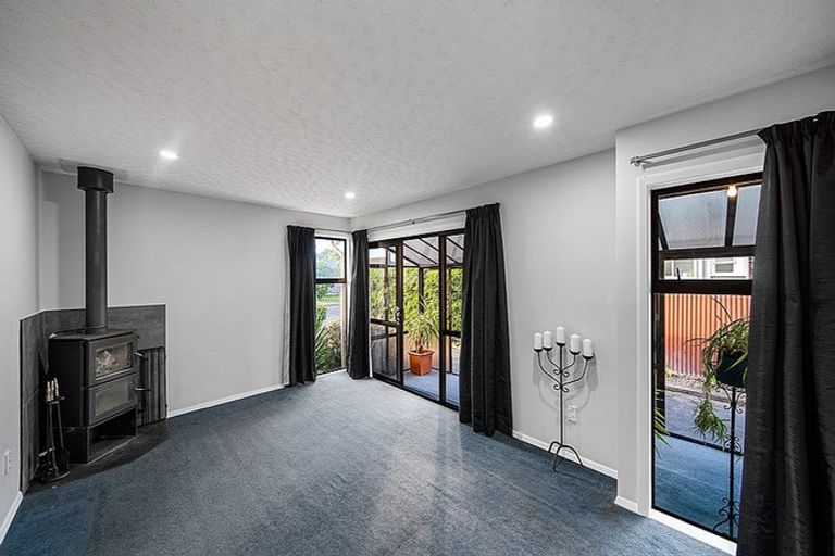 Photo of property in 18 Frensham Crescent, Woolston, Christchurch, 8062