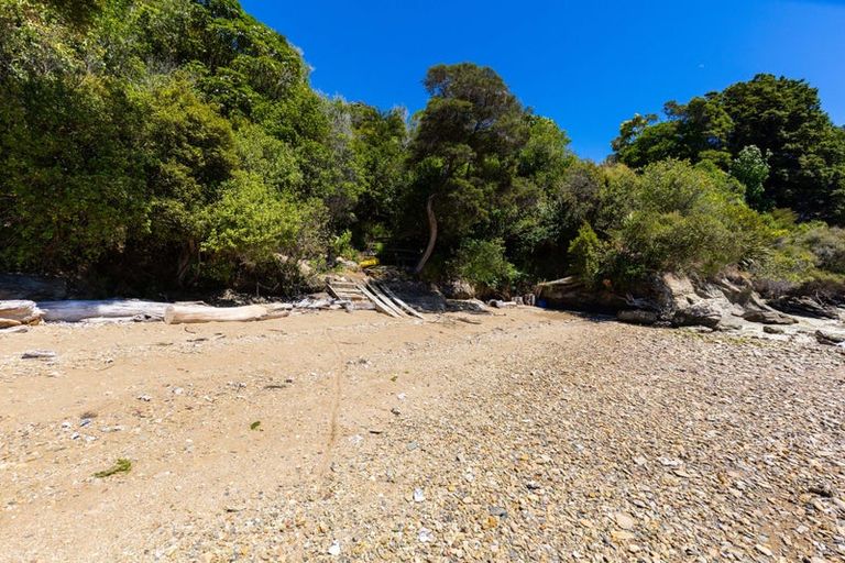 Photo of property in 606 Moetapu Bay Road, Moetapu Bay, Picton, 7282