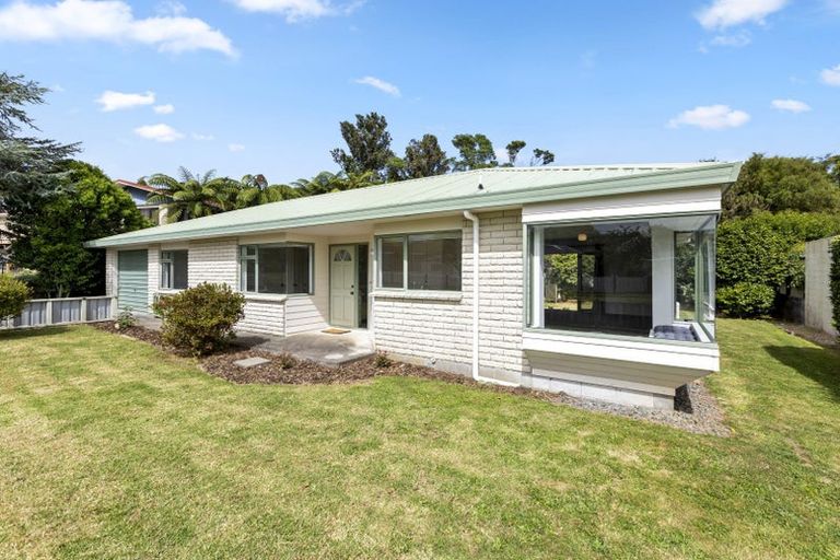 Photo of property in 16 Hickford Place, Okato, 4335