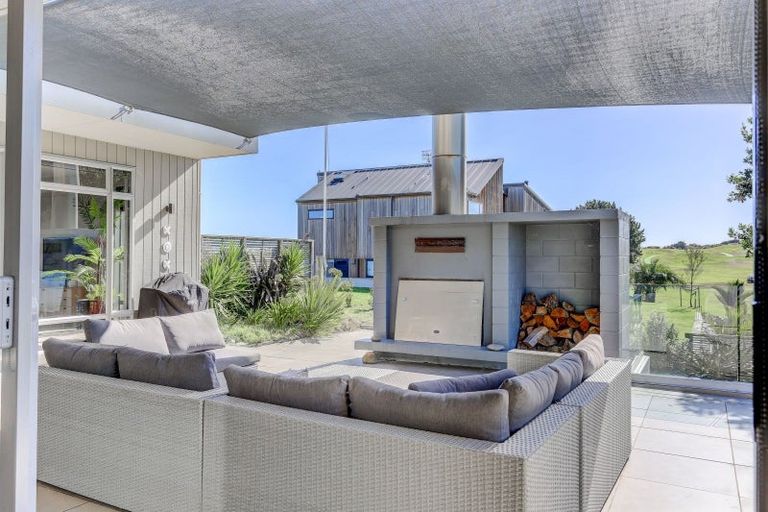 Photo of property in 34 Longbeach Drive, Castlecliff, Whanganui, 4501