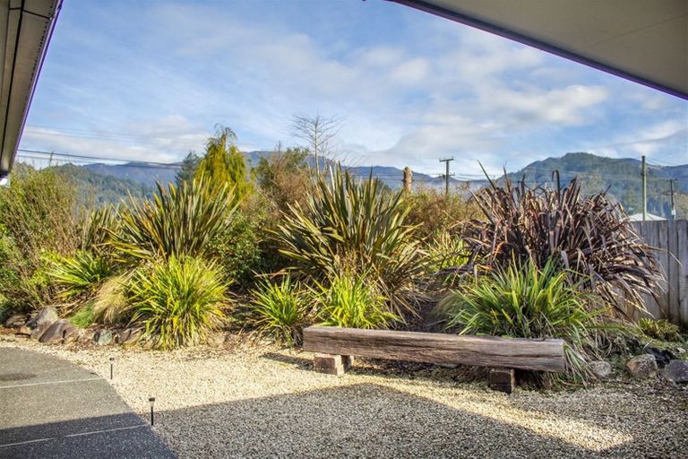 Photo of property in 37 Stafford Street, Blackball, 7804