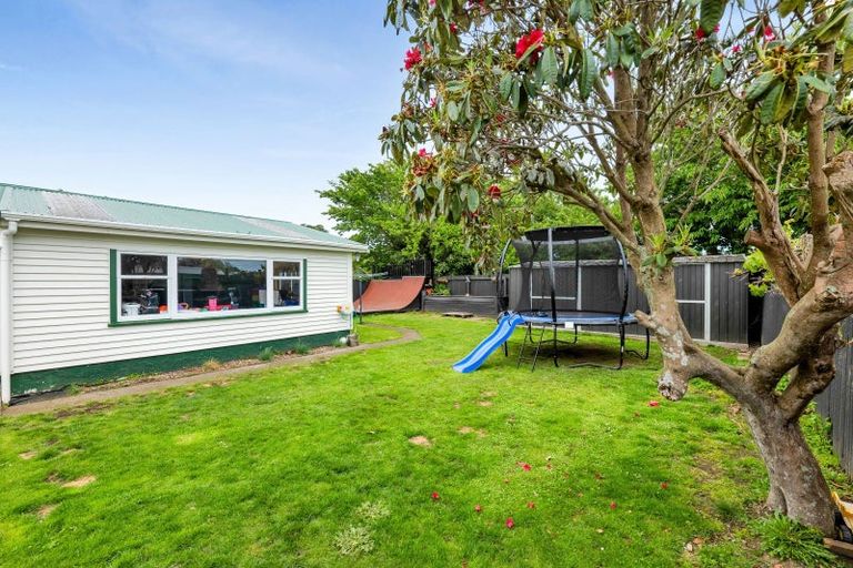 Photo of property in 17 Clifford Street, Hawera, 4610