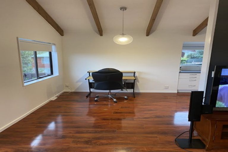 Photo of property in 35 Rhinevale Close, Henderson, Auckland, 0612