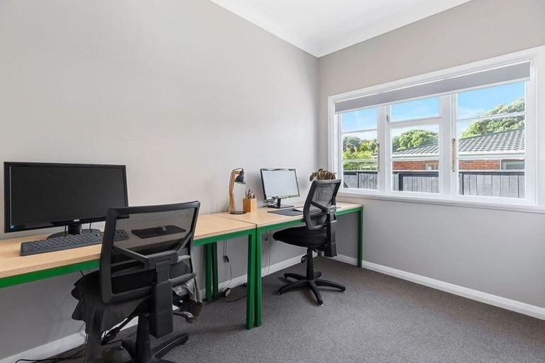 Photo of property in 62 Oxford Street, Tawa, Wellington, 5028