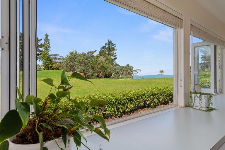 Photo of property in 4 East Point, Manly, Whangaparaoa, 0930