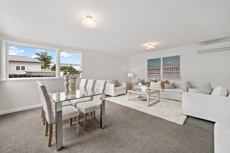 Photo of property in 24 Alberta Street, Point Chevalier, Auckland, 1022