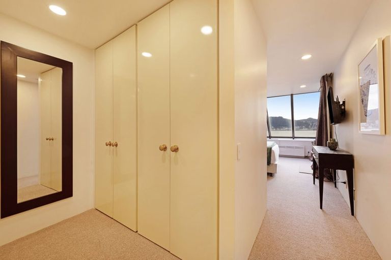 Photo of property in 2/328 Oriental Parade, Oriental Bay, Wellington, 6011