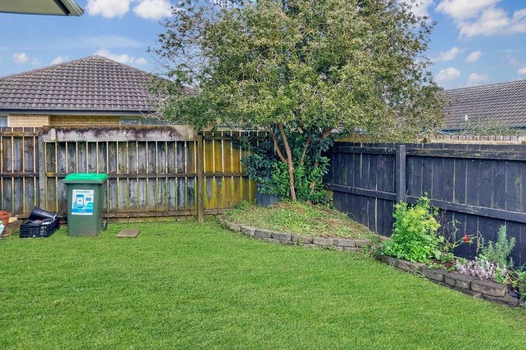 Photo of property in 2/9 Applewood Drive, Henderson, Auckland, 0612
