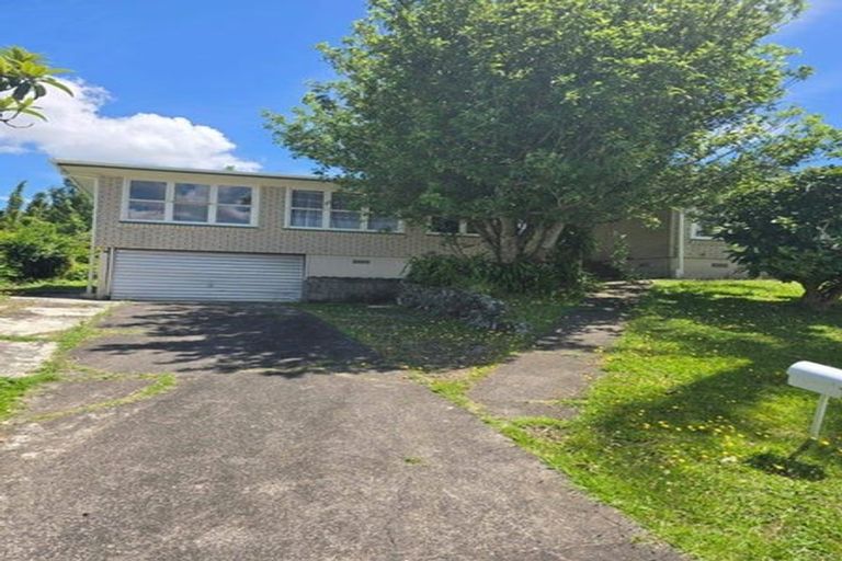 Photo of property in 155 Gossamer Drive, Pakuranga Heights, Auckland, 2010