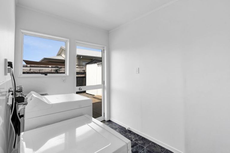 Photo of property in 2/353 Saint Aubyn, Moturoa, New Plymouth, 4310