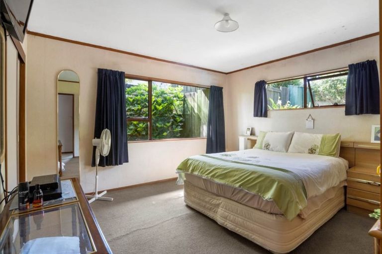 Photo of property in 33 Marriott Road, Pakuranga, Auckland, 2010