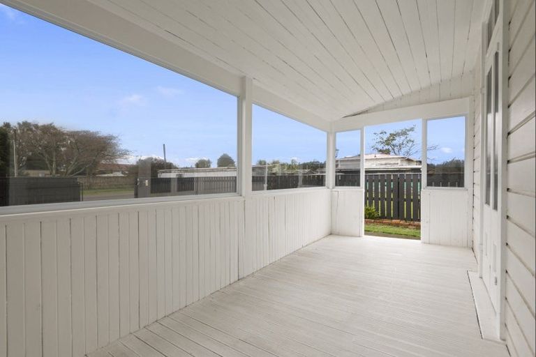 Photo of property in 22 Bowen Street, Woodville, 4920