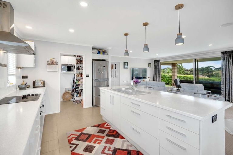 Photo of property in 12 Omana Avenue, Shelly Beach, Helensville, 0874