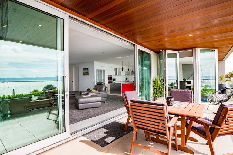 Photo of property in Quay Apartments Tower 2, 202/283 Wakefield Quay, Stepneyville, Nelson, 7010