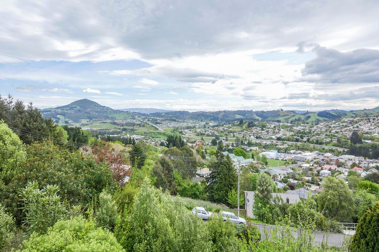 Photo of property in 13 Church Hill Road, Green Island, Dunedin, 9018