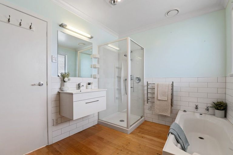 Photo of property in 13 Iles Road, Lynmore, Rotorua, 3010