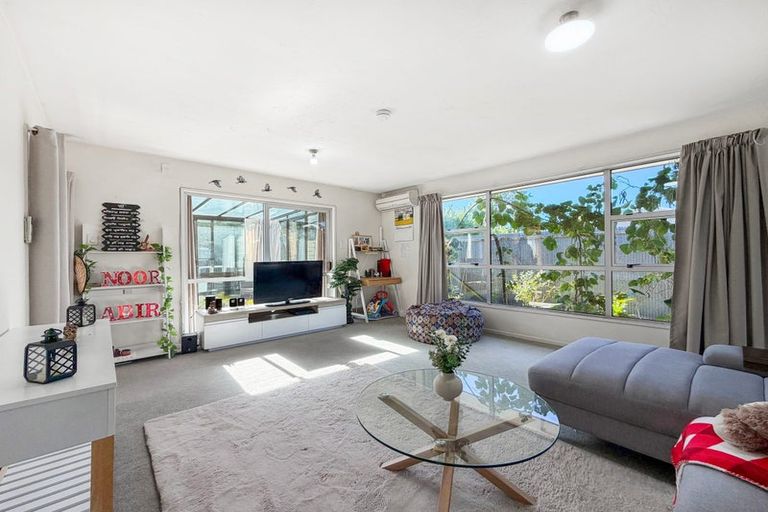 Photo of property in 2/59 Gardiners Road, Bishopdale, Christchurch, 8051