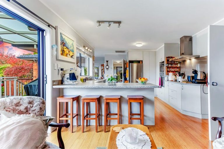 Photo of property in 8 Petrel Place, Massey, Auckland, 0614