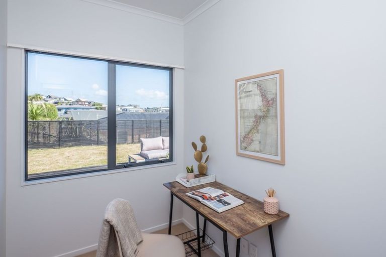 Photo of property in 90 Kentwood Drive, Woodridge, Wellington, 6037