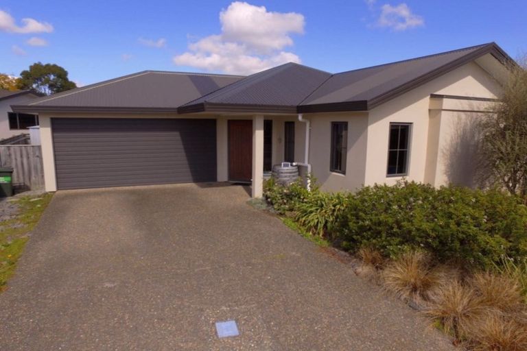 Photo of property in 18 Washington Place, Havelock North, 4130