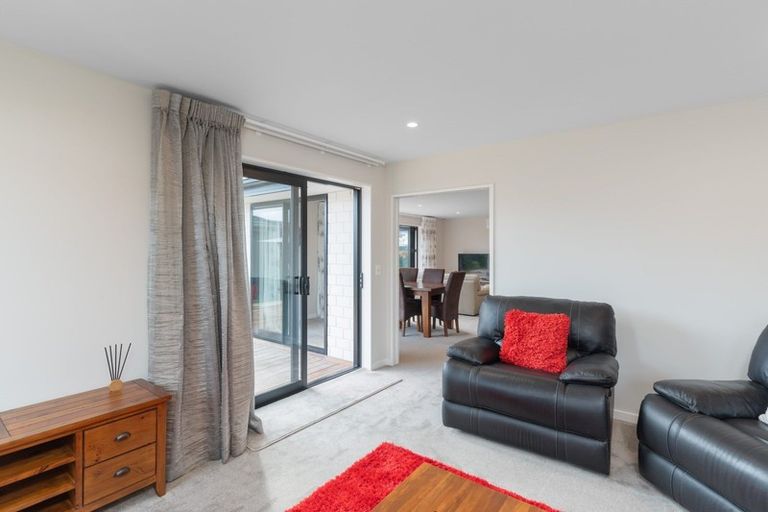 Photo of property in 11 Evelyn Crescent, Marshland, Christchurch, 8083