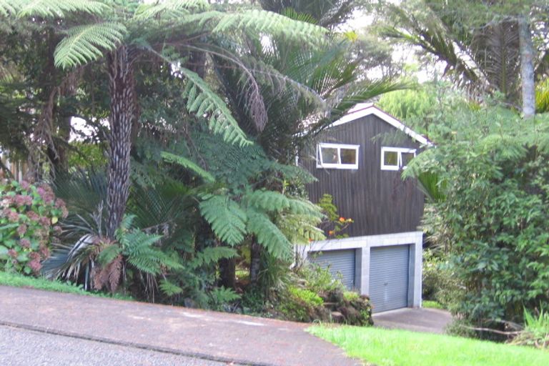 Photo of property in 26 Sylvan Valley Avenue, Titirangi, Auckland, 0604