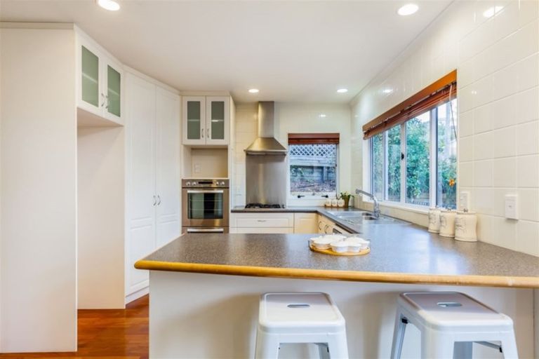 Photo of property in 28 Westminster Gardens, Unsworth Heights, Auckland, 0632