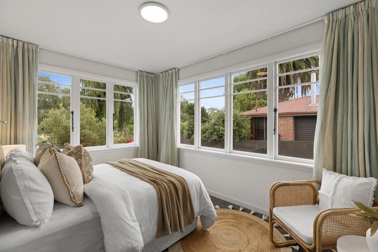 Photo of property in 6 Riverlaw Terrace, Saint Martins, Christchurch, 8022