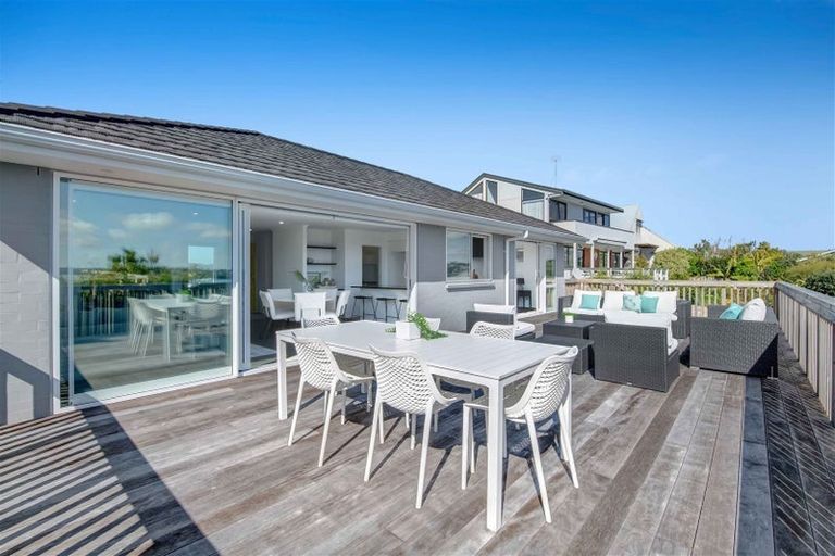 Photo of property in 954a Whangaparaoa Road, Manly, 0930