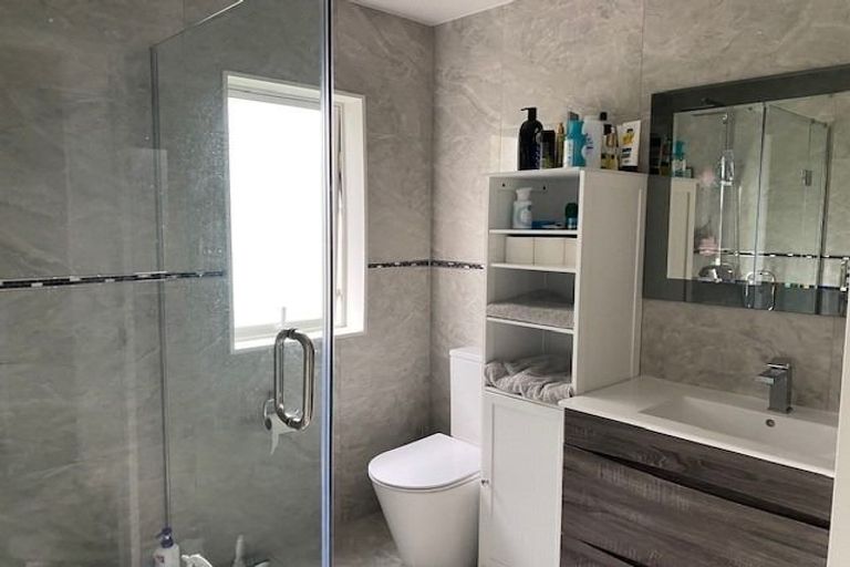 Photo of property in 8/4017 Great North Road, Glen Eden, Auckland, 0602