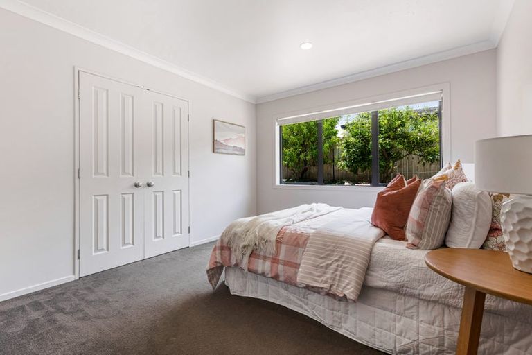 Photo of property in 7 Landmark Drive, Te Atatu Peninsula, Auckland, 0610