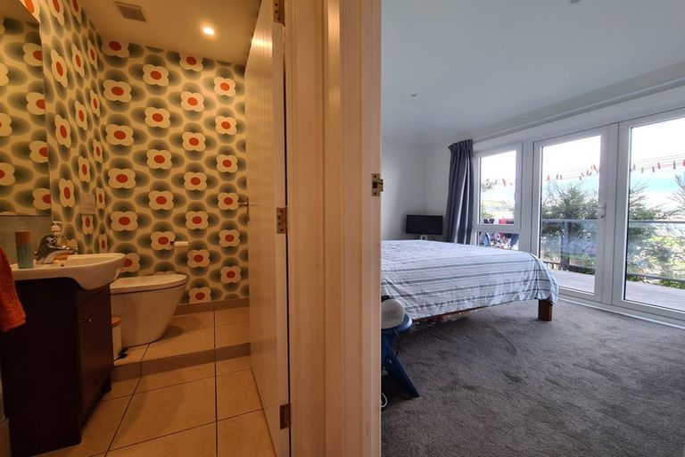 Photo of property in 28 Main Road, Mount Pleasant, Christchurch, 8081