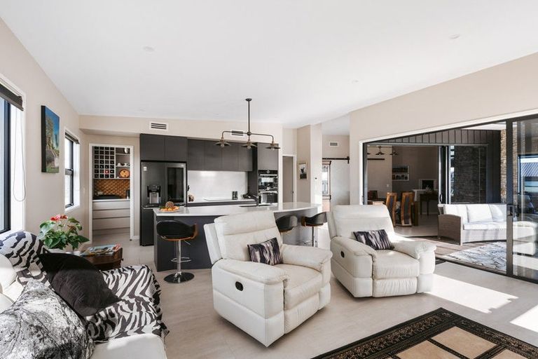 Photo of property in 18 Serenity Drive, Omokoroa, 3114