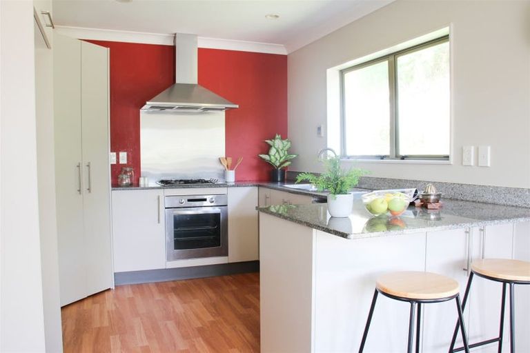 Photo of property in 24 Erlestoke Crescent, Churton Park, Wellington, 6037