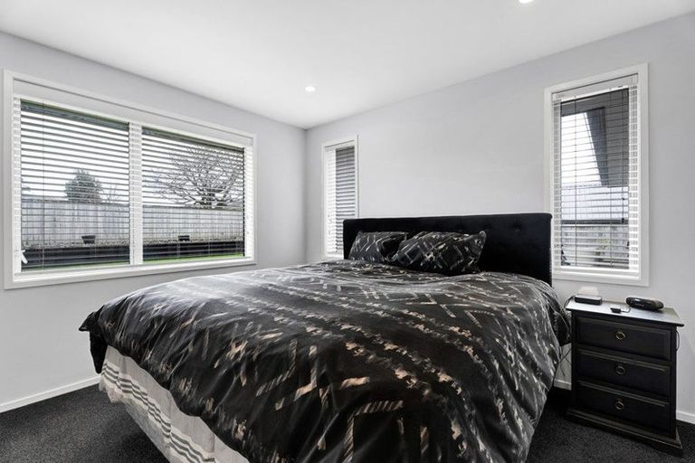 Photo of property in 2 Huetu Place, Bell Block, New Plymouth, 4312