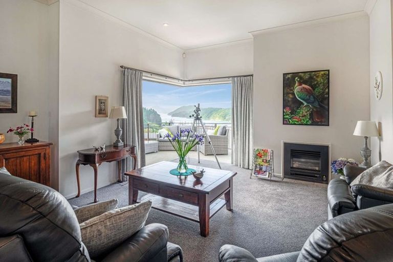 Photo of property in 24 Harbour View Heights, Picton, 7220