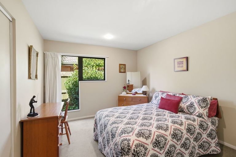 Photo of property in 2/139 Maidstone Road, Ilam, Christchurch, 8041