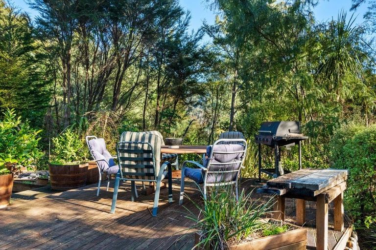 Photo of property in 165 Boons Valley Road, Waikawa, Picton, 7220