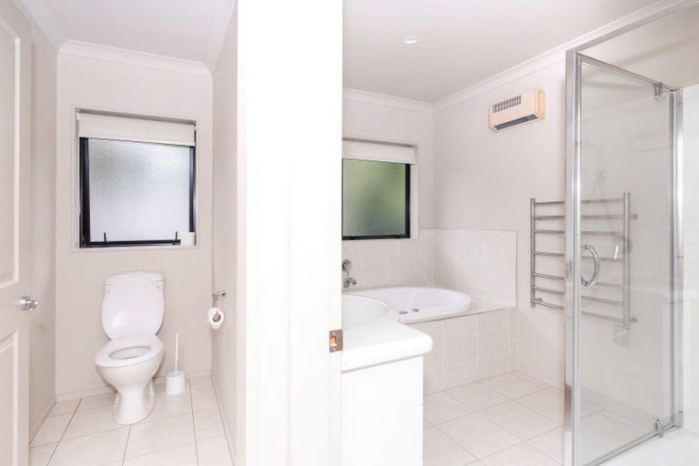 Photo of property in 18 Ludlam Way, Otaki, 5512