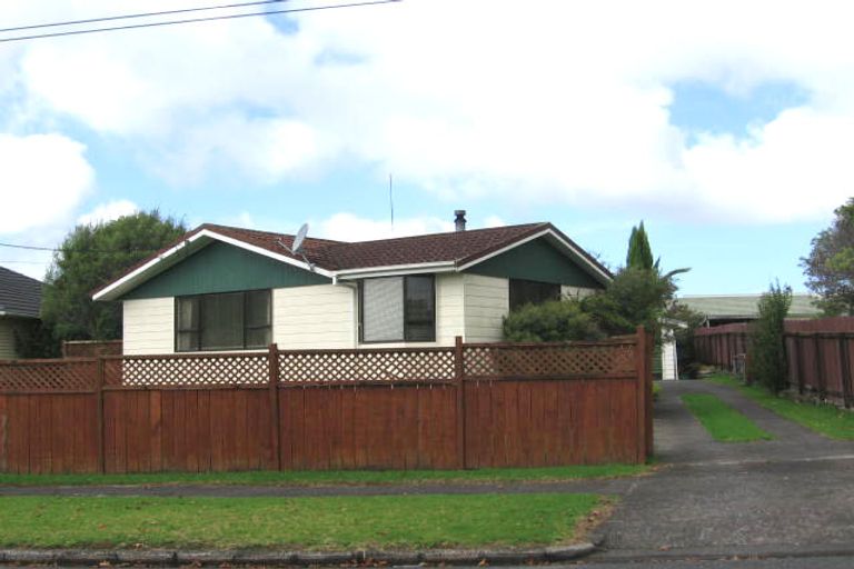 Photo of property in 54 Woodglen Road, Glen Eden, Auckland, 0602