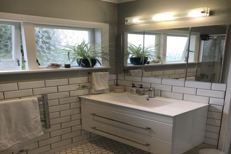Photo of property in 1/185 Cecil Road, Wilton, Wellington, 6012