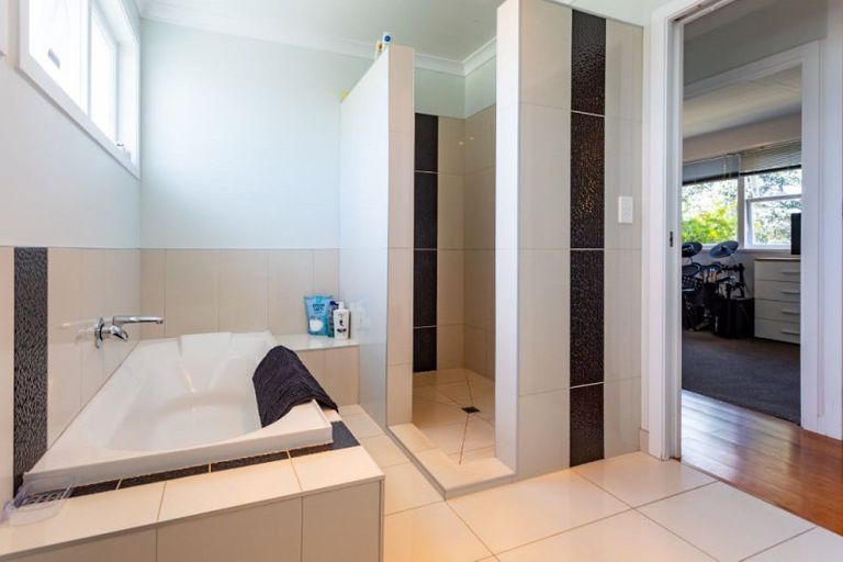 Photo of property in 114 Chartwell Avenue, Whangamata, 3620