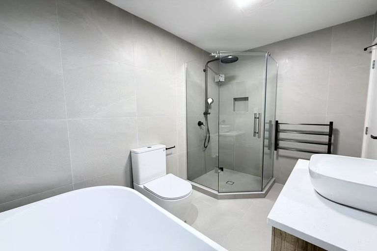 Photo of property in 9a Tangelo Place, Bucklands Beach, Auckland, 2012